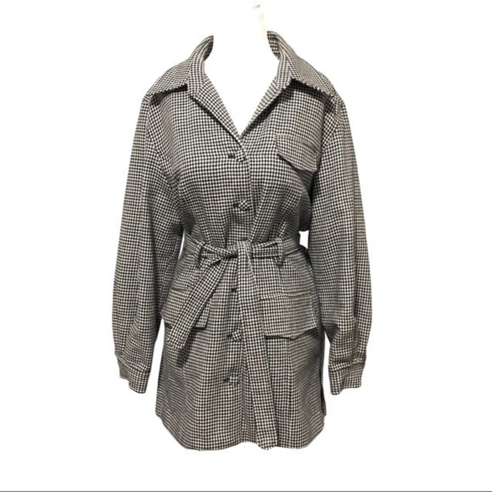 Beautiful Vintage Micro Houndstooth Belted…